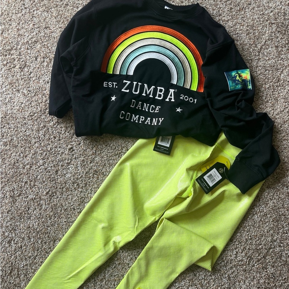 Zumba Wear leggings and pullover sweatshirt size xs